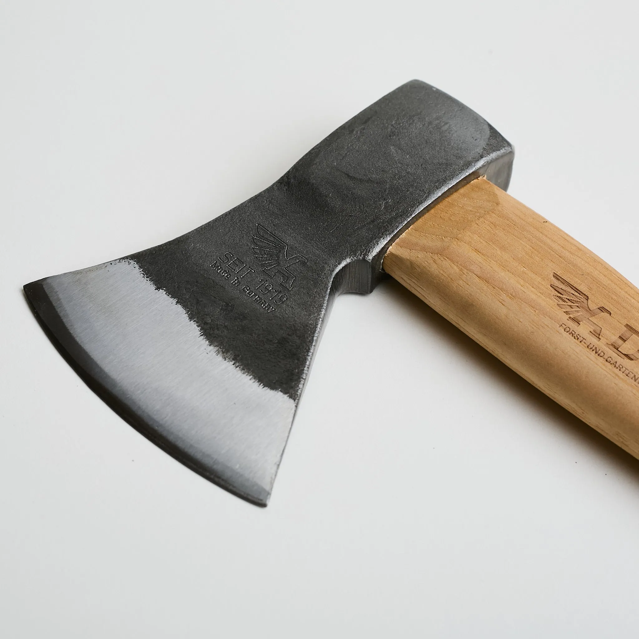 Adler Rheinland Hatchet