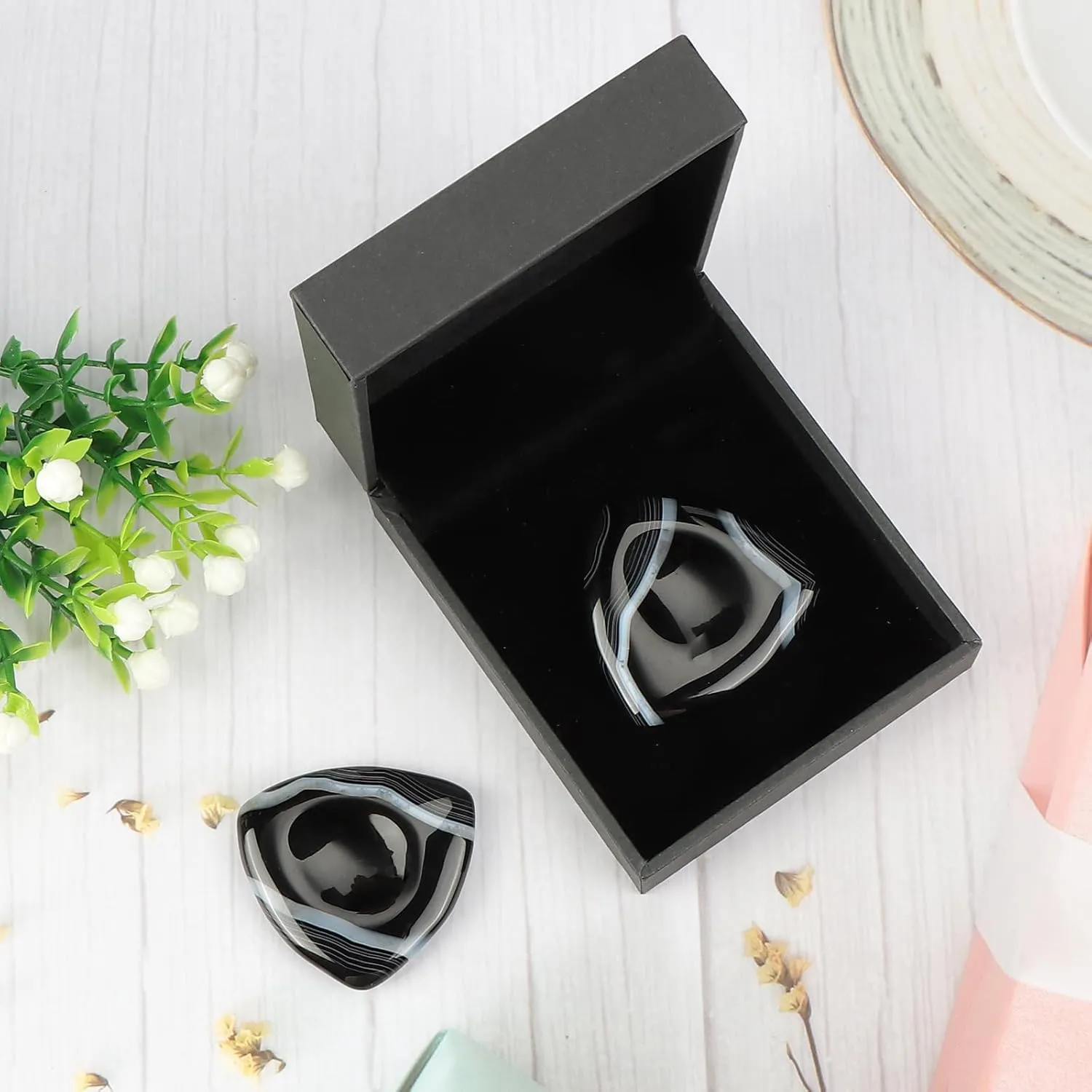 Crystal Thumb Worry Stone Black Banded Agate 1.6" Triangle Chakra Healing Reiki Pocket Palm Stones for Anxiety Stress Meditation, 2 Pieces