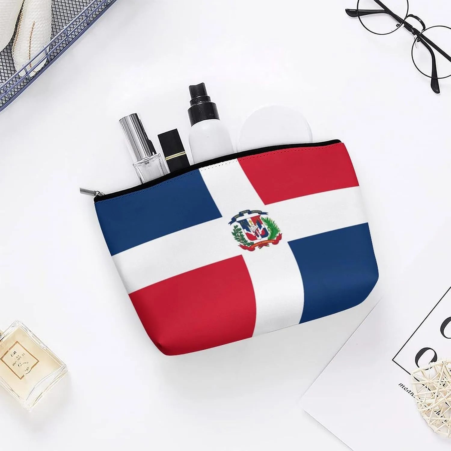 Dominican Flag Travel Makeup Bag Lightweight Organizer Cosmetic Pouch for Women