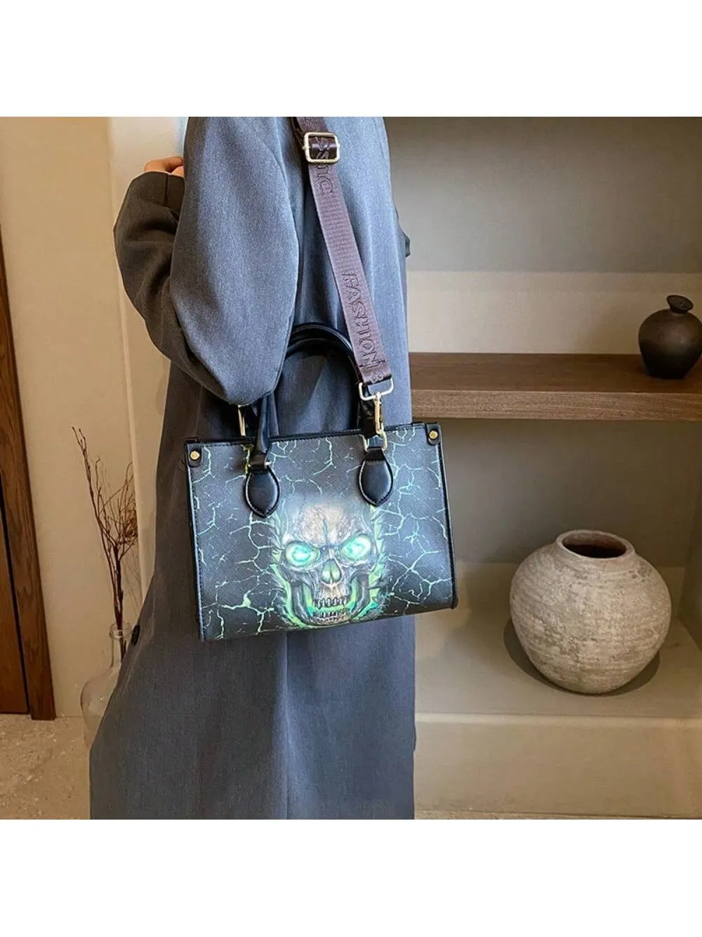 Gothic Skull Print Halloween Tote Bag - Stylish & Spacious Shoulder Bag with Zipper Closure