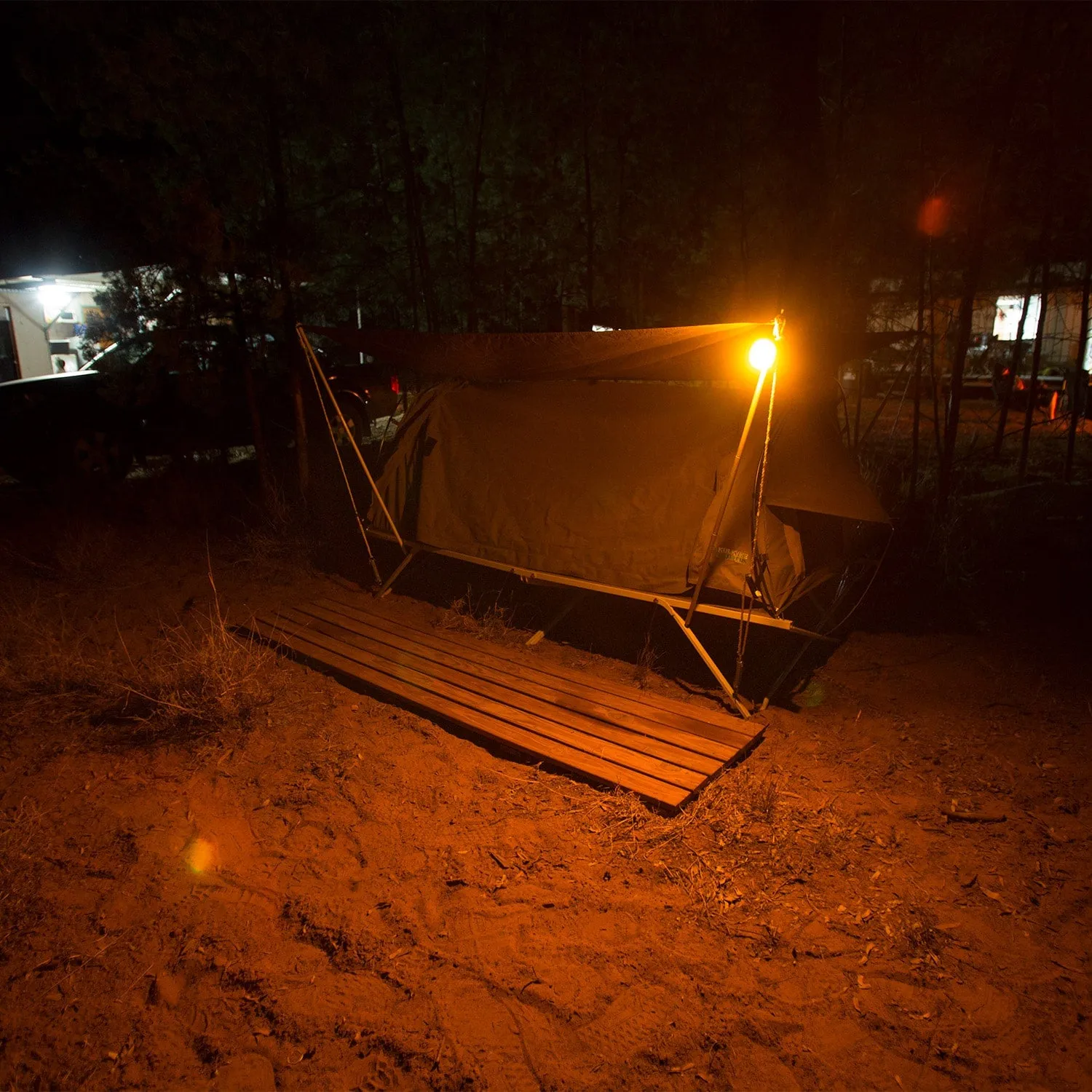 HARDKORR U-Lite Dual Colour LED Lantern w/ Inbuilt Lithium Battery
