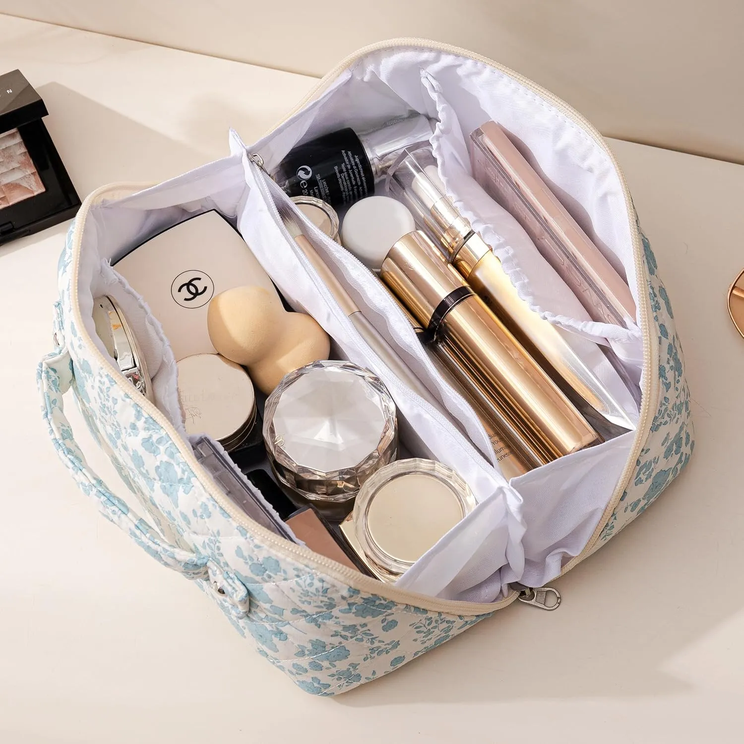 HBselect Quilted Makeup Bag, Portable Cotton Large Travel Makeup Bag, Portable Pouch Open Flat Toiletry Bag Make up Organizer with Divider and Handle