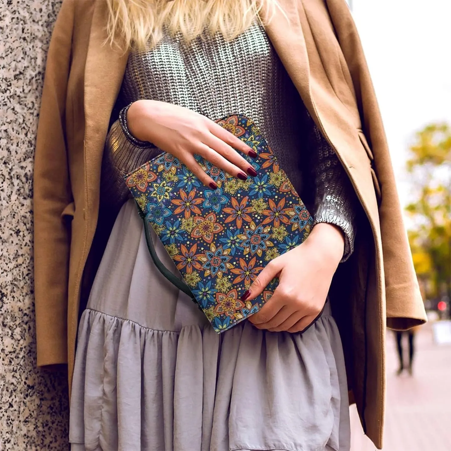 Hippie Floral PU Bible Cover Vintage Bohemian Bible Case for Women with Zipper, 6x9 Lightweight Church Bag