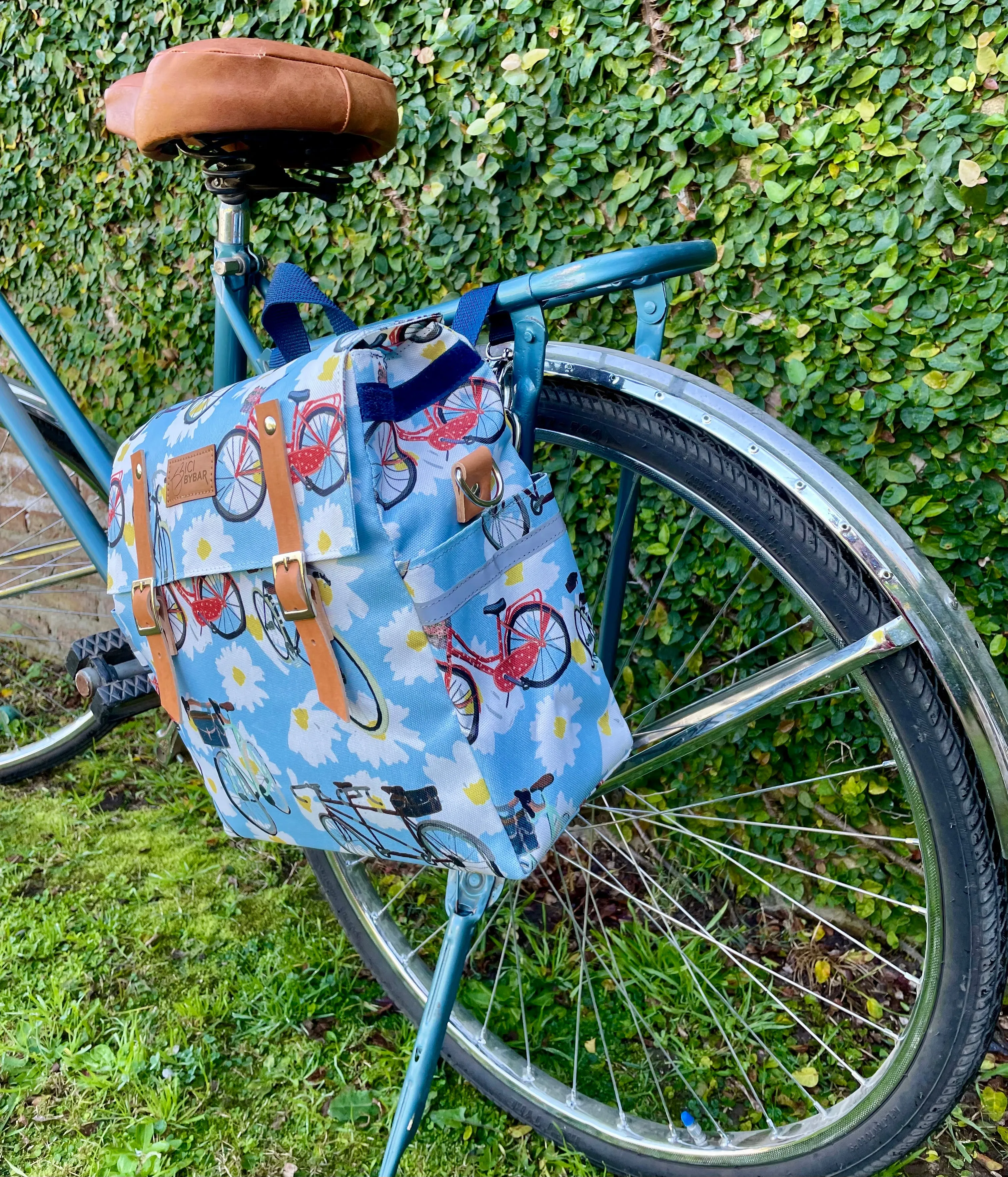 HOWARD - Vintage Bikes and Daisy Flowers