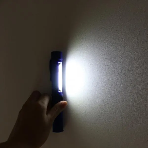 LED COB Portable Plastic Flashlight with Magnetic Clip - Blue