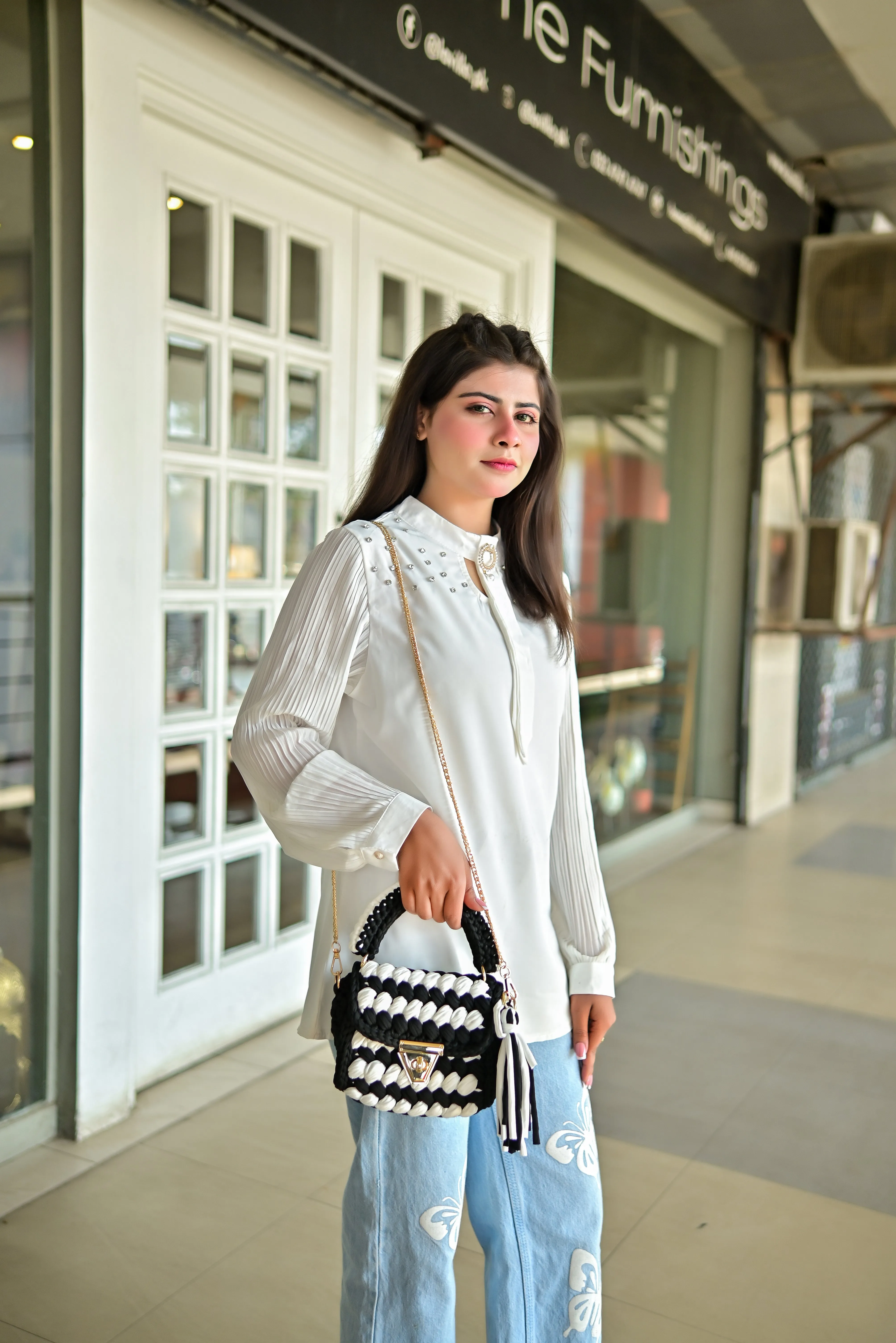 Lightweight Crochet Travel Bag | Lace Berry