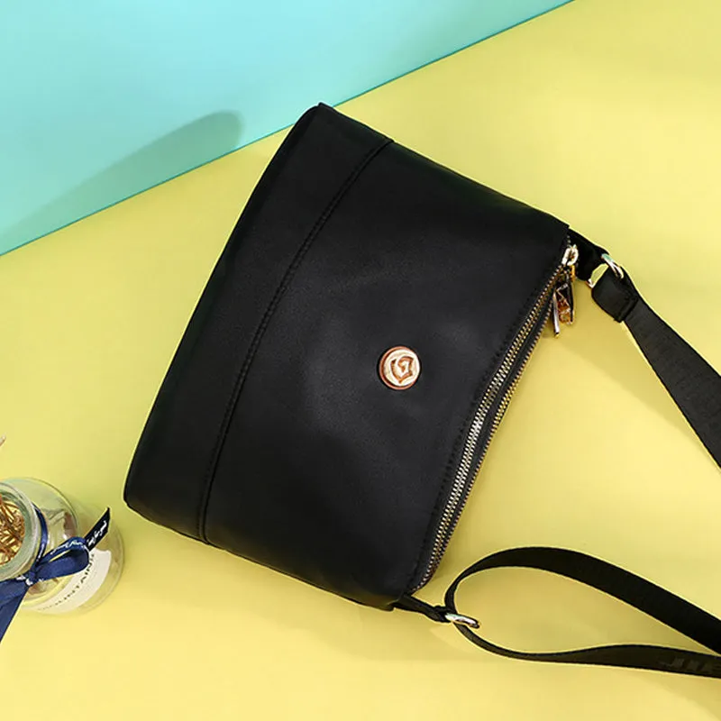 Lightweight Messenger Bag