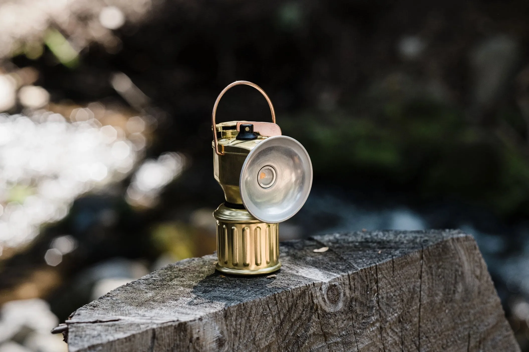 Miners Lantern – A Vintage-Inspired Blend of History & Functionality