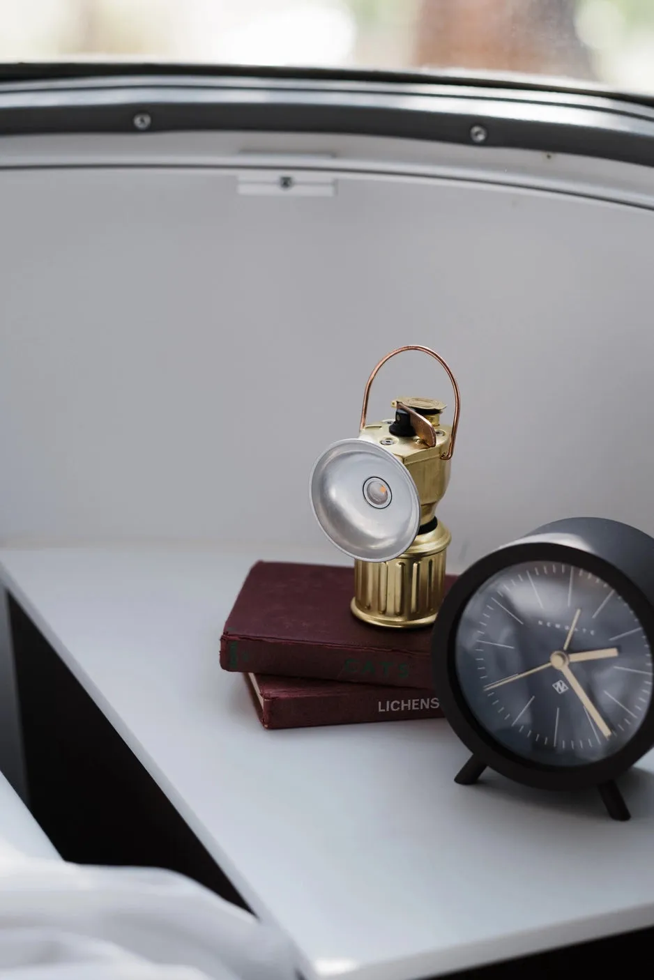 Miners Lantern – A Vintage-Inspired Blend of History & Functionality