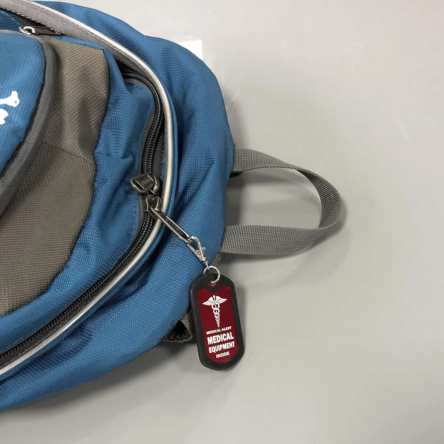 mnmoom Medical Equipment Luggage Tag Medical Alert Zipper Pull Bag Tag (2X Red)
