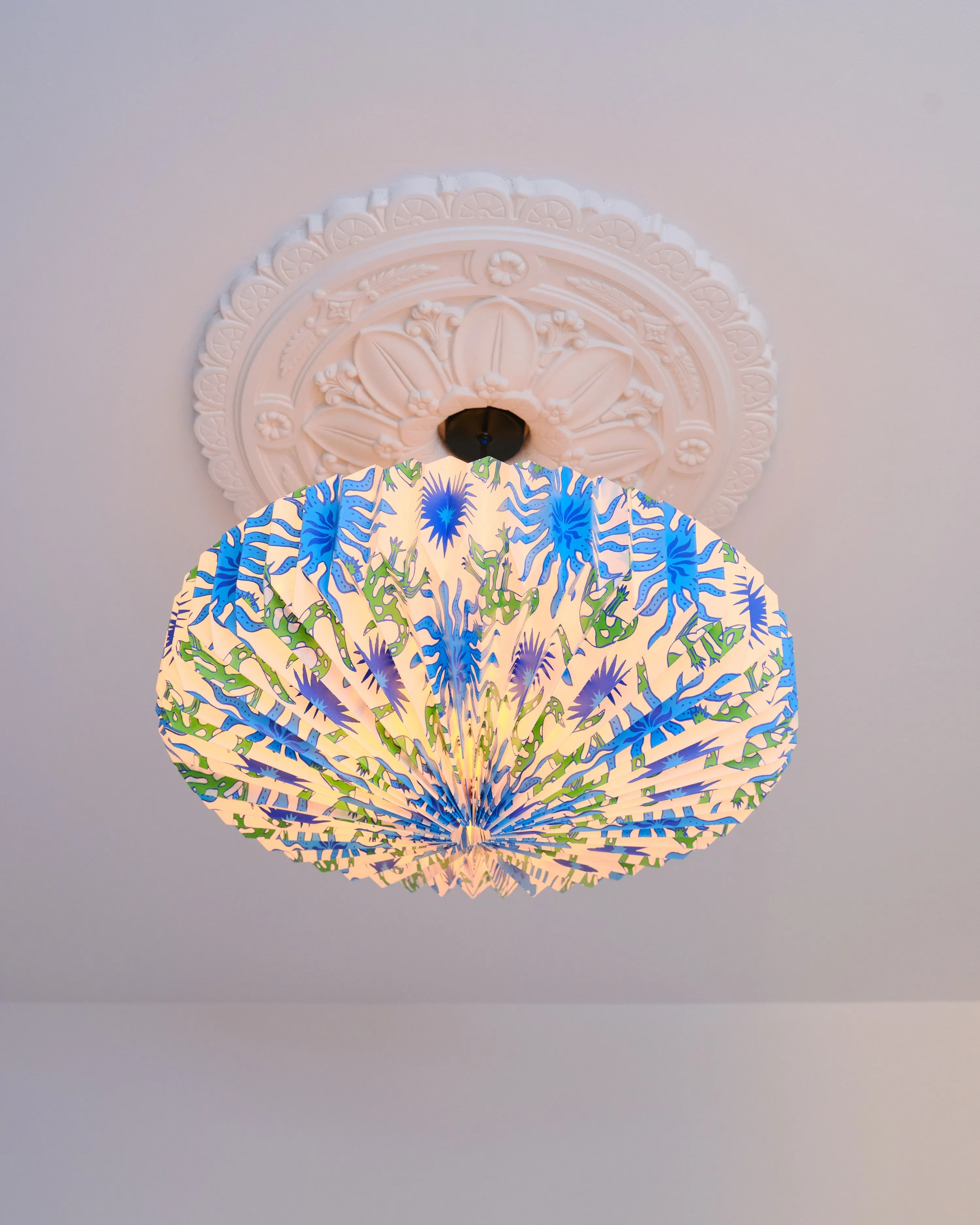 Origami Paper Lightshade Saucer 'Dancing Lizards'