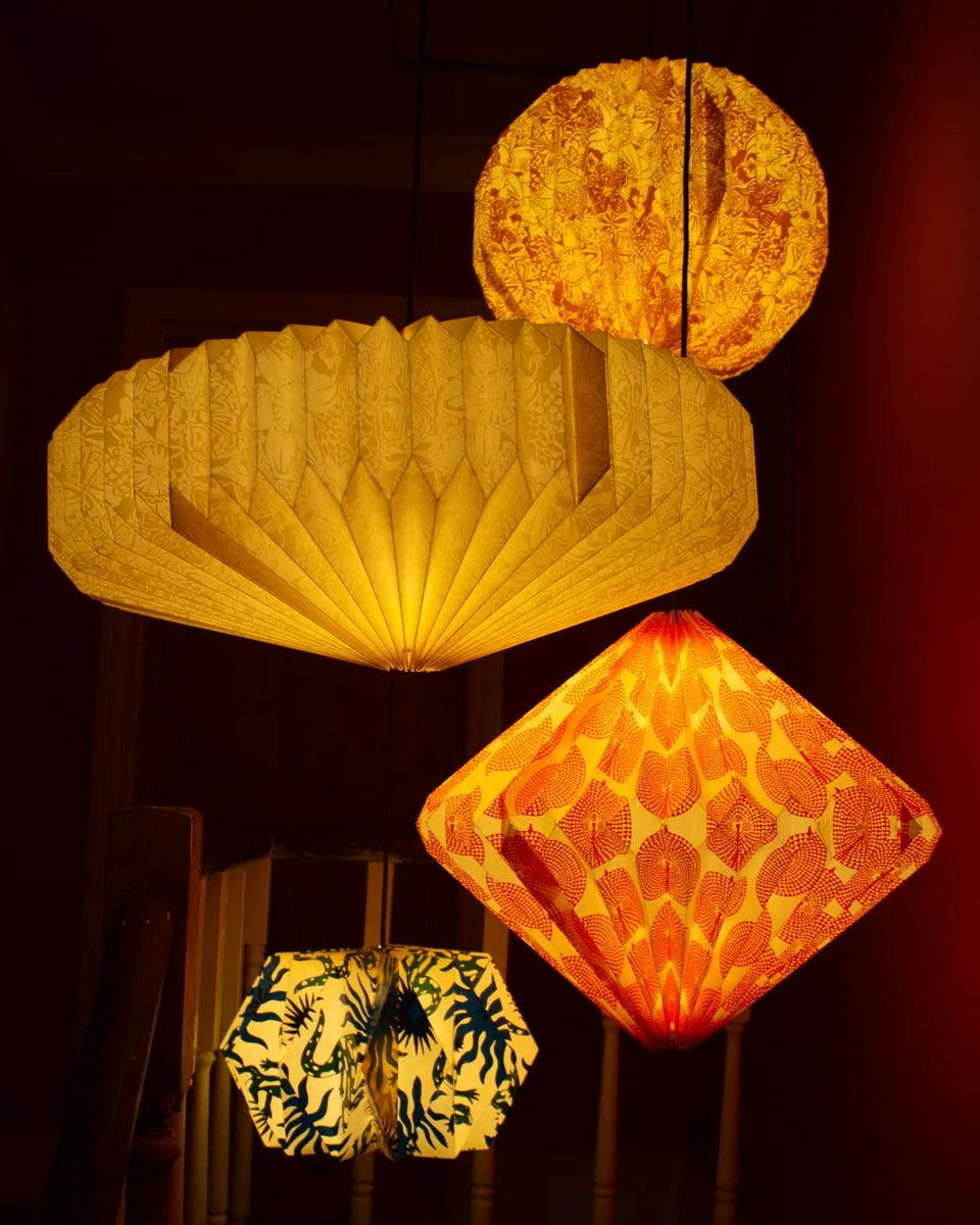 Origami Paper Lightshade Saucer 'Dancing Lizards'