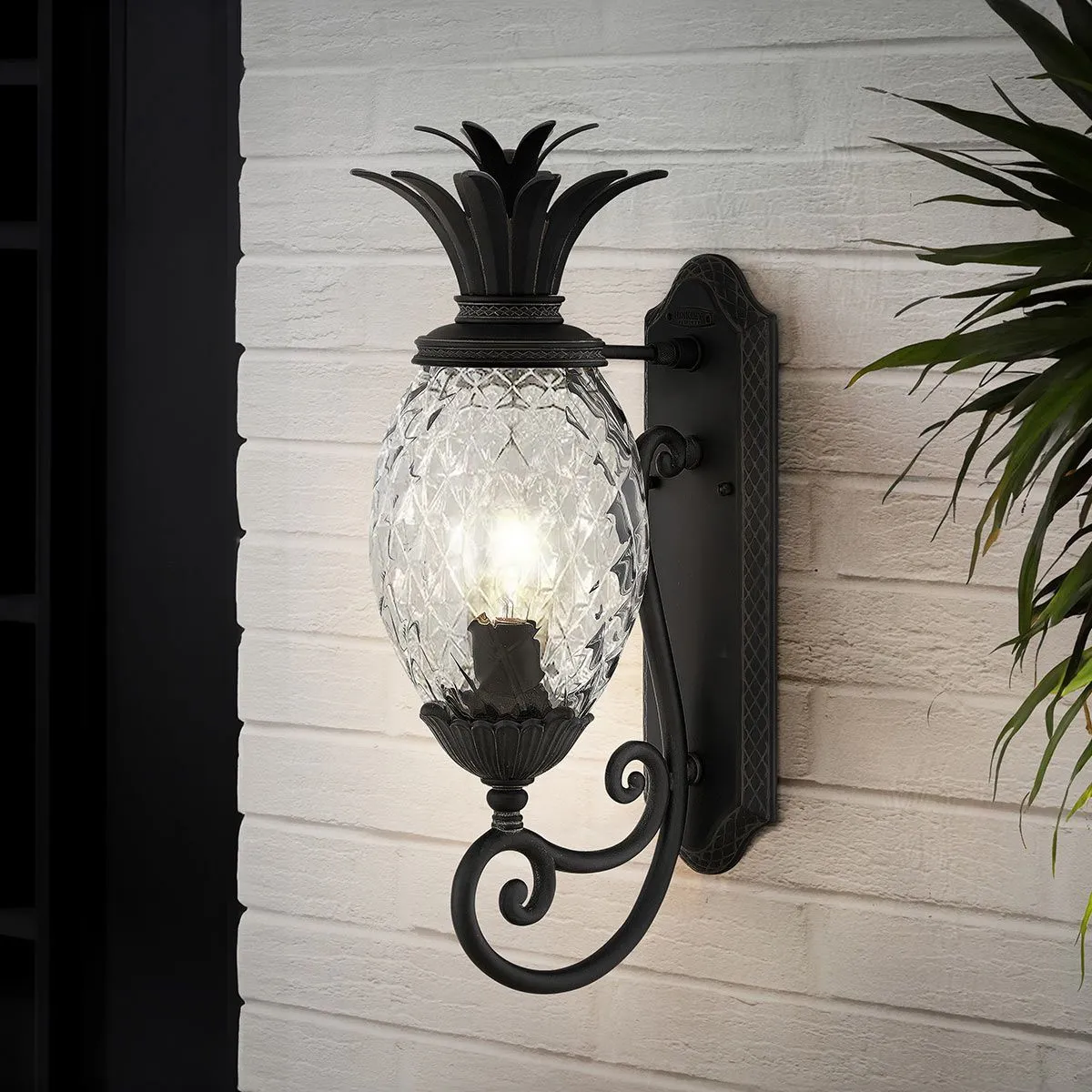 Plantation 1lt Medium Wall Lantern | Museum Black
