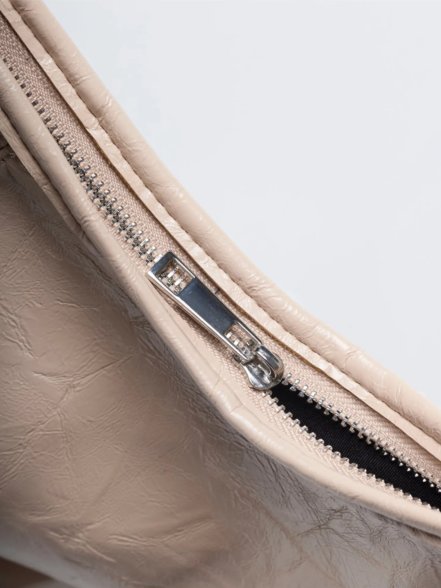 Sadie | Distressed Lightweight Tote