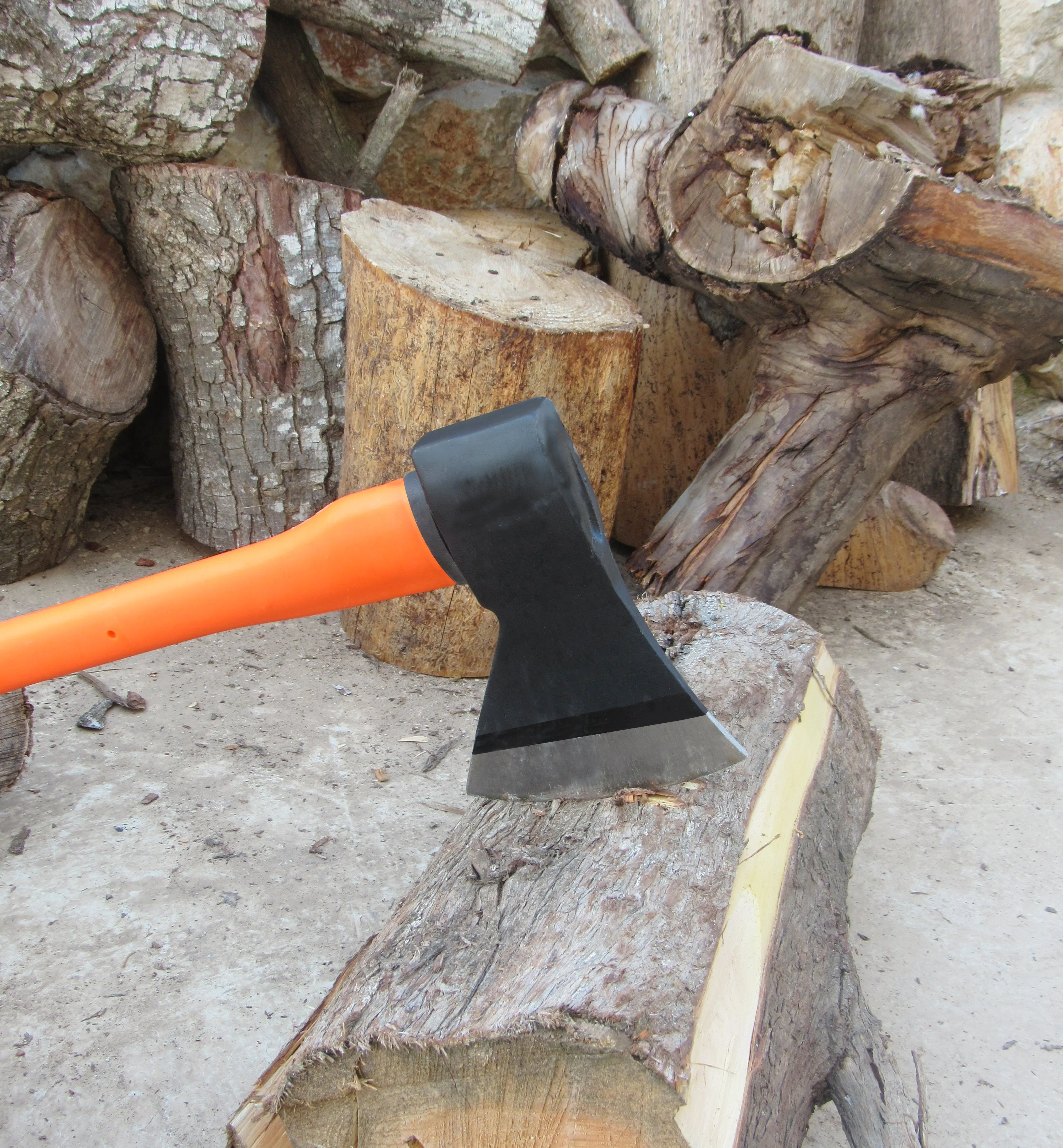 TABOR TOOLS 27 Inch Chopping Axe With Fiberglass Handle and Anti-Slip Grip