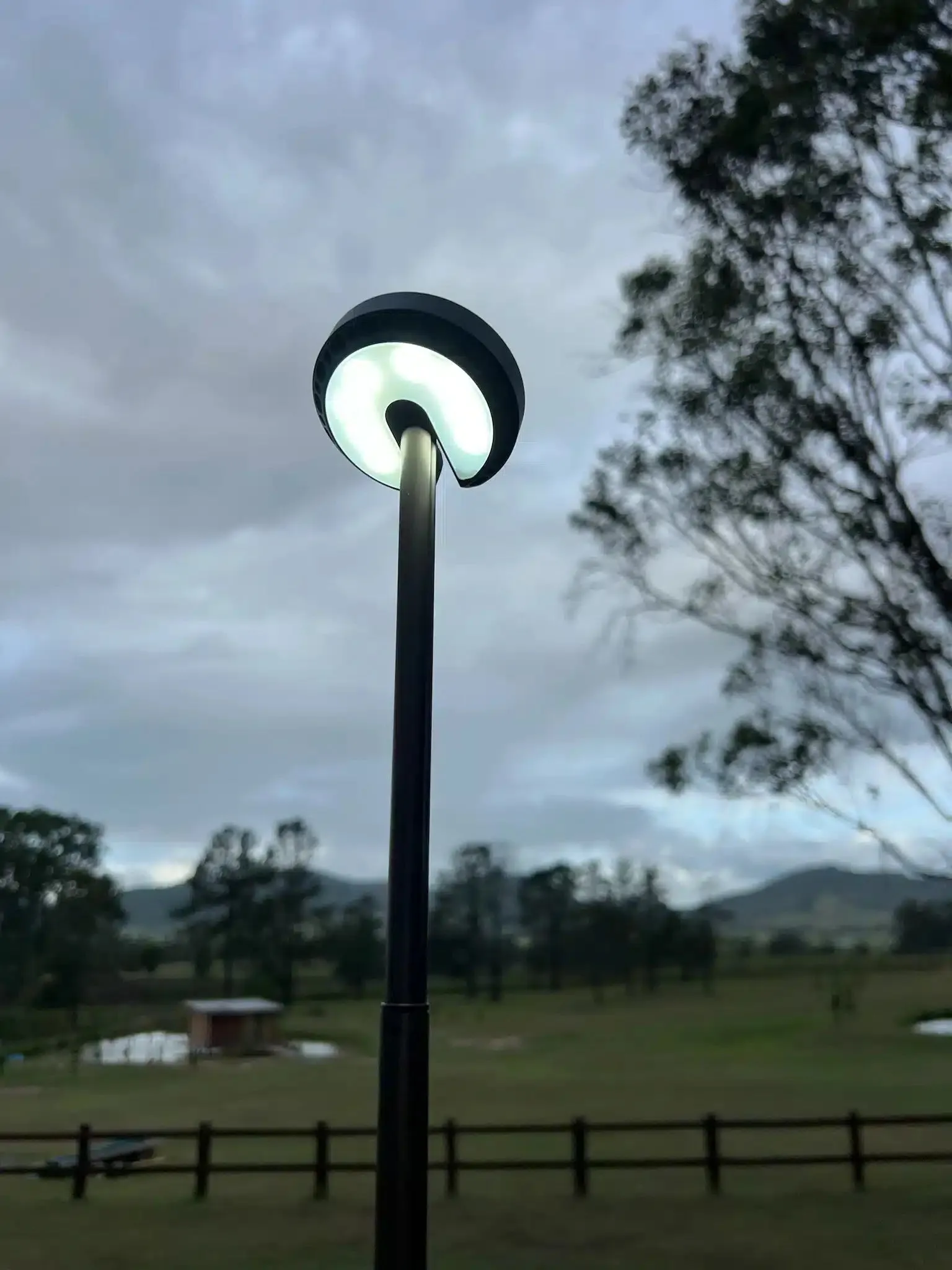 TELESCOPIC LED LANTERN & POWERBANK