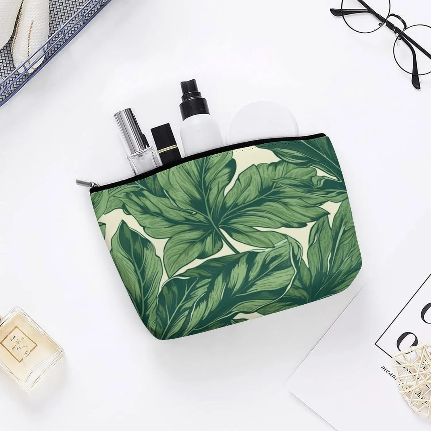 Toiletry Bag for Women Green Foliage Botanical Cosmetic Bag Portable Capacity Travel Makeup Bags with Zipper Lightweight Cute Beauty Makeup Organizer for Traveling, Accessories, Essentials