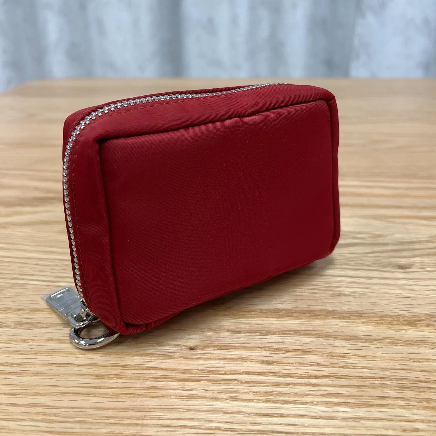 Womens Makeup Bag Wristband Bag Nylon Pouch Lightweight Ideal For Travel And Everyday Use (Nylon/Burgundy Red)